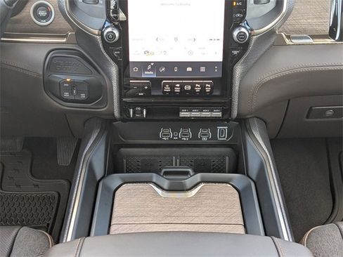 Certified 2025 RAM 2500 Limited image 18