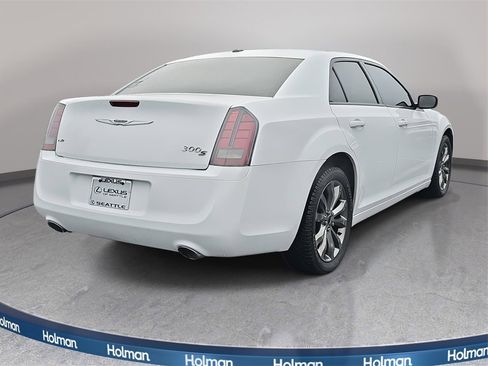 Used 2014 Chrysler 300 S image 6