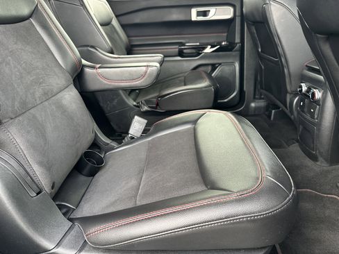 Used 2024 Ford Explorer ST-Line w/ Class IV Trailer Tow Package image 16