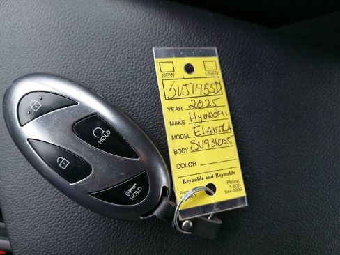 Used 2025 Hyundai Elantra Sport FWD image 35