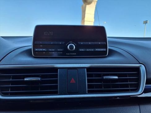 Used 2014 MAZDA MAZDA3 i Sport FWD image 13