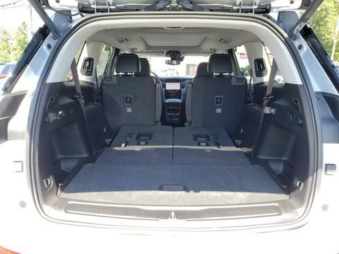 Used 2023 Jeep Grand Cherokee L Limited AWD/4WD image 3