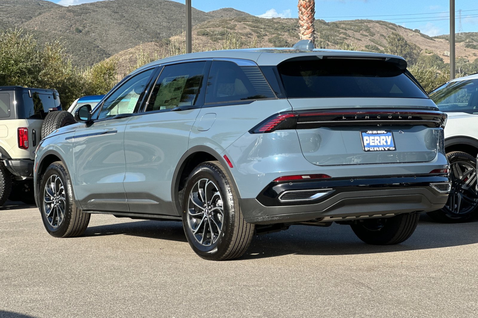 New 2026 Lincoln Nautilus Premier w/ Equipment Group 102A AWD/4WD image 5