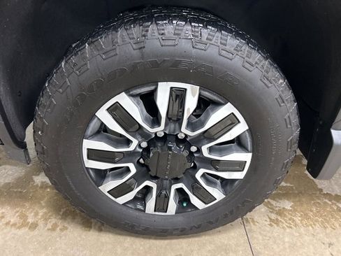 Used 2024 GMC Sierra 3500 Denali Ultimate image 10