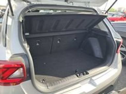 Used 2025 Hyundai Venue SEL FWD image 24