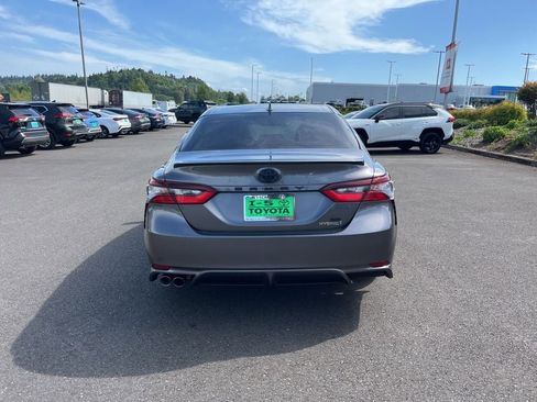 Used 2021 Toyota Camry SE w/ Audio Upgrade Package FWD image 8