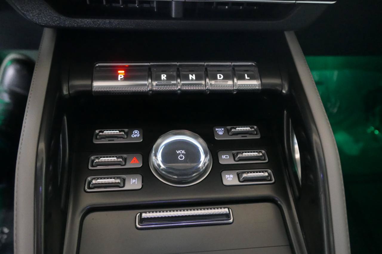 Used 2024 Lincoln Nautilus Reserve AWD/4WD image 25