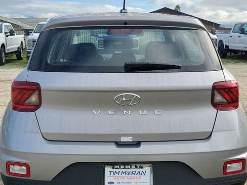 New 2026 Hyundai Venue SE image 19