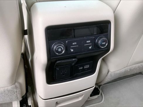 Used 2021 GMC Acadia Denali w/ Denali Ultimate Package AWD/4WD image 34