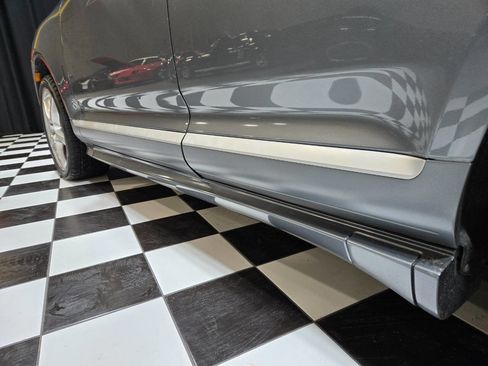 Used 2006 Porsche Cayenne Turbo S image 15