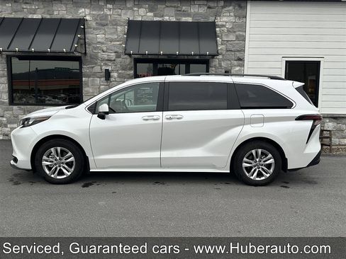 Used 2025 Toyota Sienna XLE w/ XLE Plus Package AWD/4WD image 9