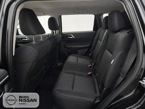 Used 2022 Mitsubishi Outlander ES FWD image 11
