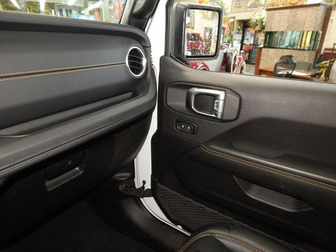 Used 2024 Jeep Wrangler Unlimited Sahara w/ Technology Group image 29