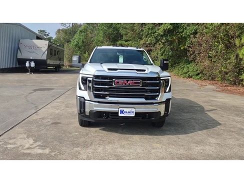 New 2026 GMC Sierra 2500 SLE w/ SLE Value Package; image 3