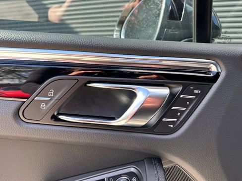 Used 2026 Porsche Macan image 20