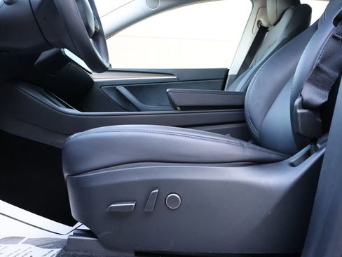 Used 2023 Tesla Model Y Performance image 31