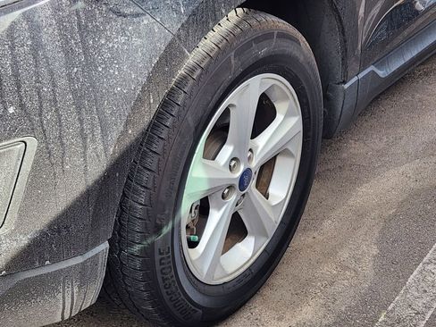 Used 2018 Ford Edge SE image 9