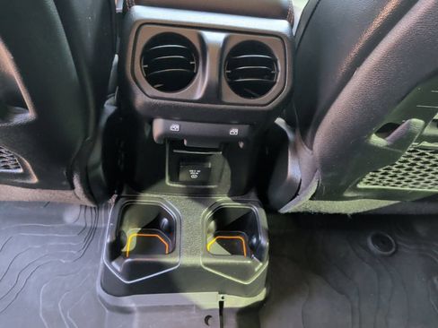 Used 2021 Jeep Gladiator Mojave AWD/4WD image 42