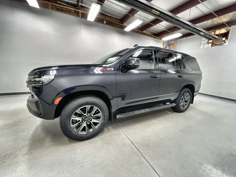 Certified 2022 Chevrolet Tahoe Z71 w/ Luxury Package AWD/4WD image 5