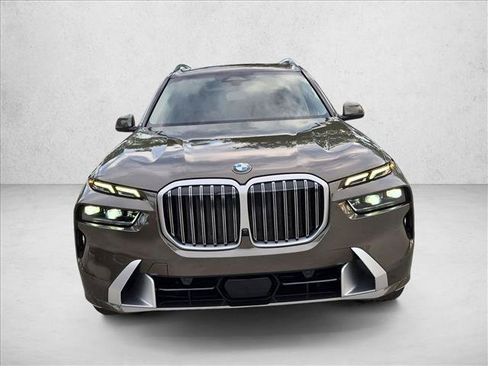Used 2026 BMW X7 xDrive40i AWD/4WD image 2