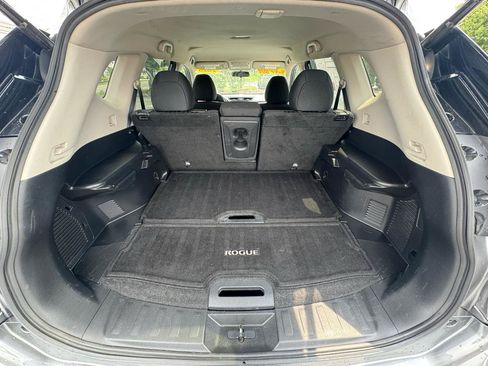 Used 2018 Nissan Rogue SV AWD/4WD image 15