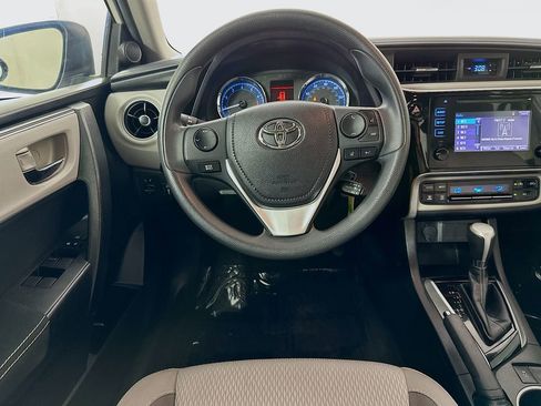 Used 2018 Toyota Corolla LE image 20