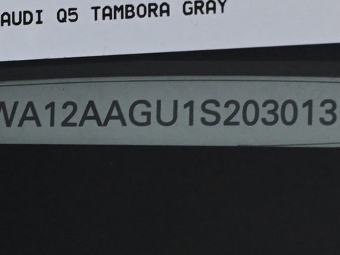 Used 2025 Audi Q5 Premium Plus w/ Premium Plus image 24