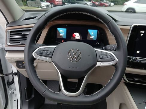 New 2026 Volkswagen Atlas SE image 14
