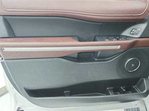 Used 2024 Ford Expedition Limited RWD image 32