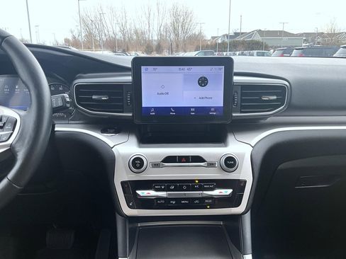 Used 2022 Ford Explorer XLT w/ Equipment Group 202A image 14