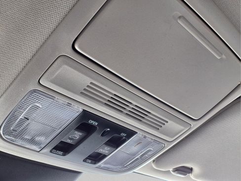 Used 2025 Honda Odyssey EX-L image 27