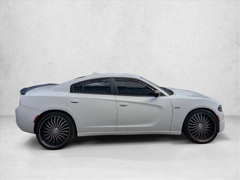 Used 2018 Dodge Charger R/T w/ Beats Audio Group image 4