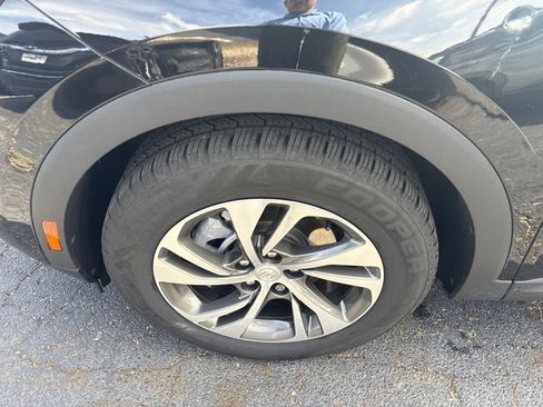Used 2021 Buick Envision Essence w/ Technology Package I FWD image 7