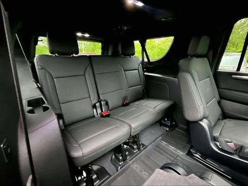 New 2026 Chevrolet Suburban Z71 w/ Comfort Package AWD/4WD image 21