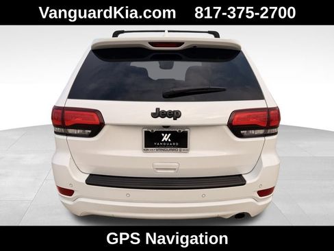 Used 2020 Jeep Grand Cherokee Altitude image 3