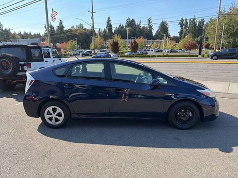 Used 2014 Toyota Prius Two image 8