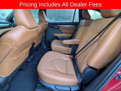 New 2026 Toyota Highlander Platinum AWD/4WD image 15