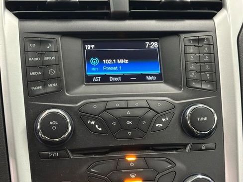 Used 2015 Ford Fusion SE image 19