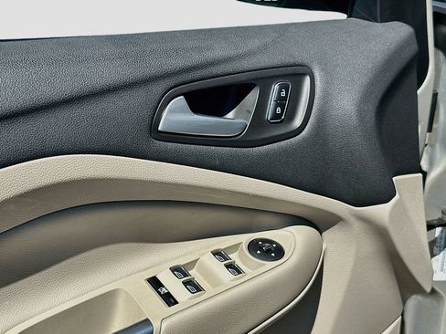 Used 2015 Ford C-MAX SEL w/ Equipment Group 302A FWD image 18