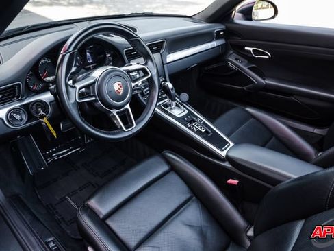 Used 2018 Porsche 911 Carrera RWD image 2