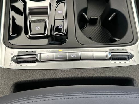 New 2025 Kia Carnival SX Prestige image 31