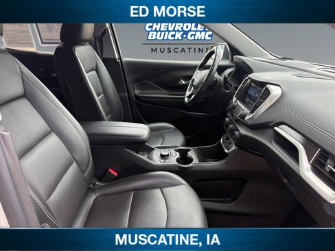 Used 2022 GMC Terrain SLT w/ Infotainment Package II image 16