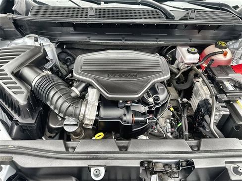 Certified 2021 GMC Acadia SLT w/ Preferred Package image 30