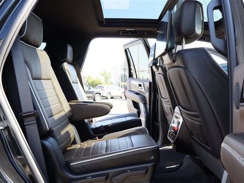 Used 2026 GMC Yukon Denali Ultimate AWD/4WD image 29