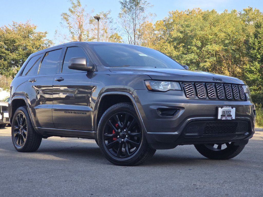 Used 2018 Jeep Grand Cherokee Altitude AWD/4WD image 1