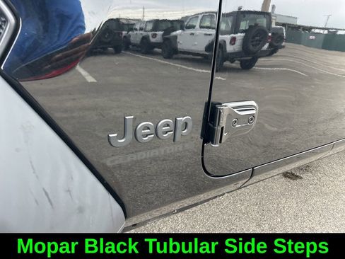 Certified 2024 Jeep Gladiator Sport AWD/4WD image 20