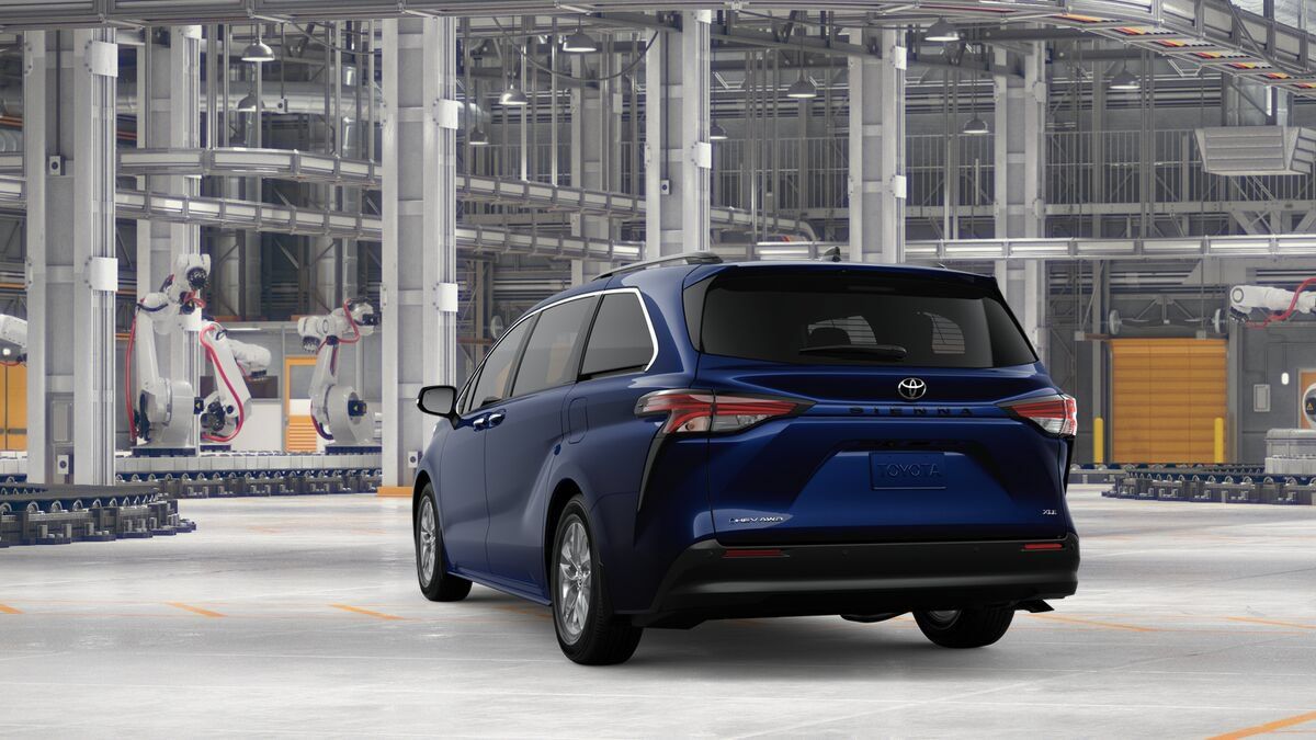 New 2026 Toyota Sienna XLE AWD/4WD image 7