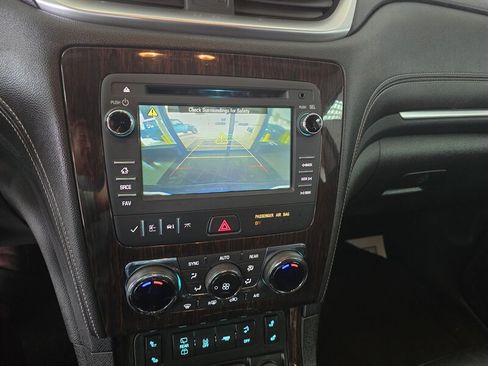 Used 2016 Chevrolet Traverse LT image 25