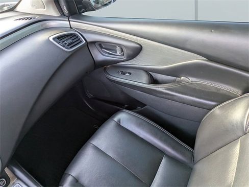 Used 2018 Nissan Murano SL w/ Moonroof Package image 18