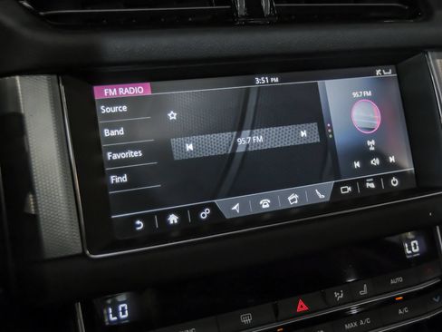Used 2020 Jaguar XF Prestige RWD image 28